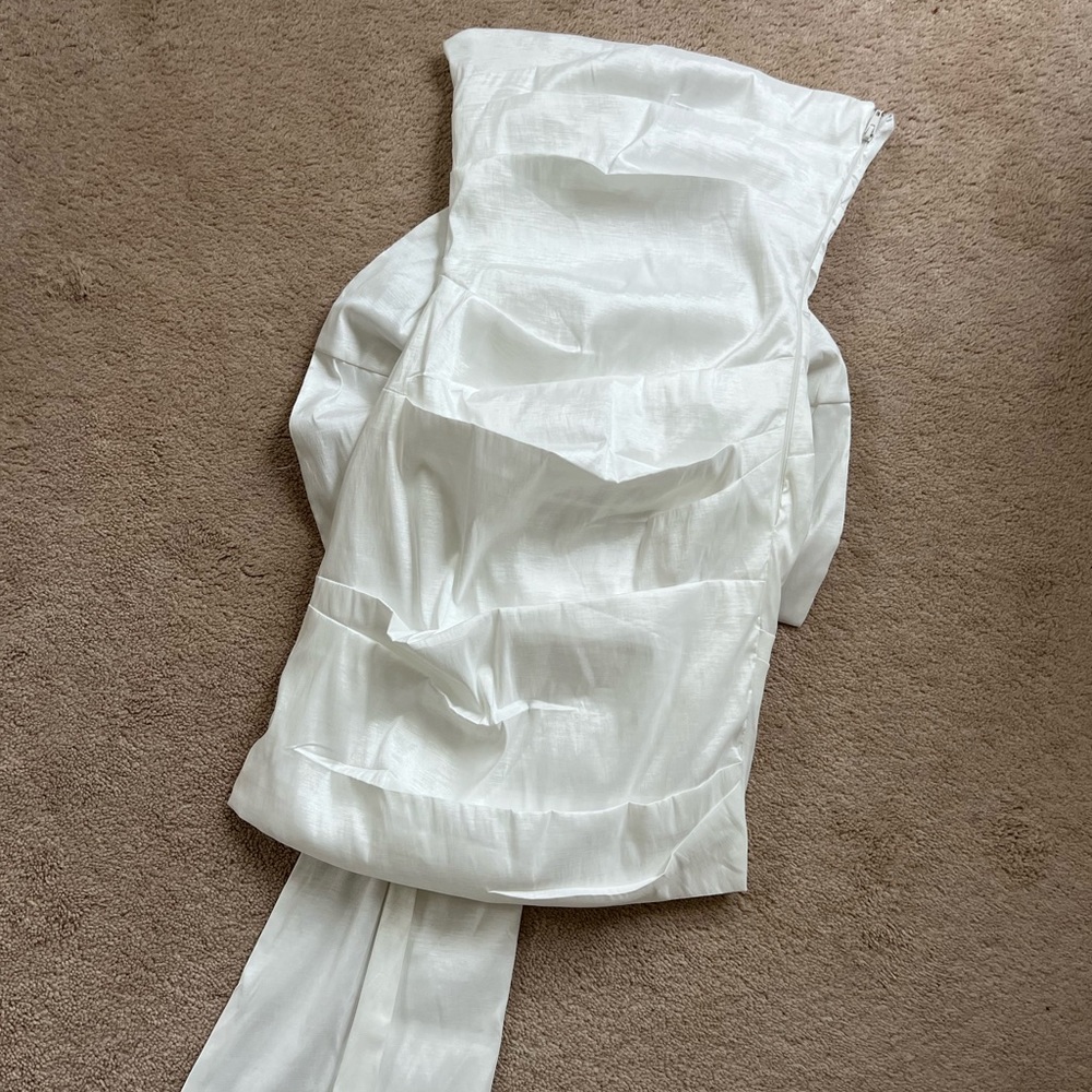 Dress with a bow. Size small